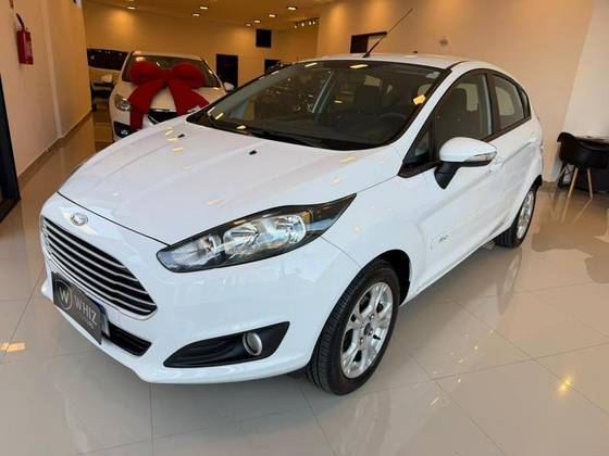 FORD FIESTA 1.6 SE HATCH 16V FLEX 4P POWERSHIFT FORD FIESTA 1.6 SE HATCH 16V FLEX 4P POWERSHIFT